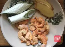 Illustration of how to make light cabbage, tofu and shrimp soup 2