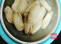 Illustration of braised chicken wings 4