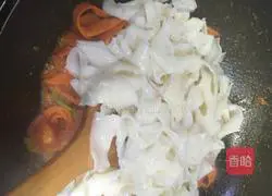 Illustration of how to make fried tomato and egg noodles 9