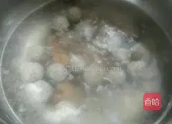 Illustration of how to make shrimp, beef and radish meatball soup 11