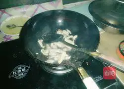 Illustration of how to make barbecued mushroom-flavored stir-fried pork 4