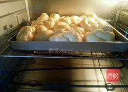 Illustration of how to make oil-free bread 13