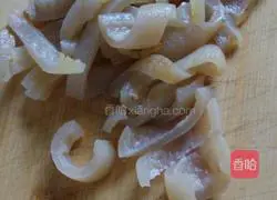 Illustration of how to make pickled pepper pig skin 5