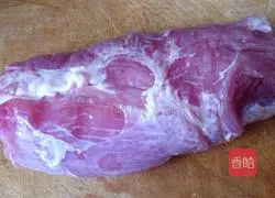 Illustration of making shredded pork with sauce 1