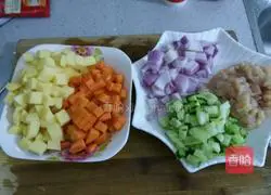 Illustration of how to make curry chicken rice 2