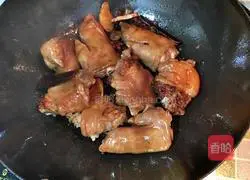 Illustration of braised pig trotters 5