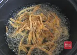 Illustration of how to make Mushu Pork 3