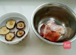 Illustration of how to make Mushroom, Glutinous Rice and Pearl Meatballs 1