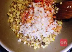 Illustration of how to make minced potatoes and diced pickles 8