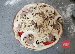 Illustration of how to make shrimp and mushroom pizza 10