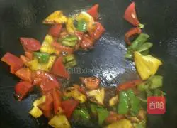 Illustration of how to make large plate chicken 3