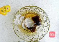 Illustration of how to make authentic Hong Kong-style ice milk tea 2