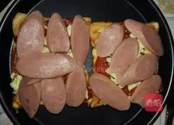 Illustration of how to make toast pizza with enough ingredients 5