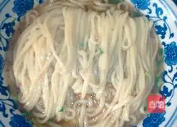 Illustration of making braised noodles with beans and eggs 16