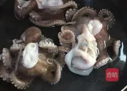 Thai Tom Yum Soup Recipe Illustration 1