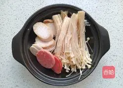 Thai Tom Yum Kung pot for one person (simple version) illustration 2