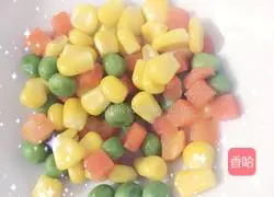 Illustration of how to make corn vegetable and fruit assorted salad 3