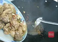 Illustration of how to make potato braised chicken 8