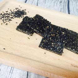 Crispy black sesame candy
