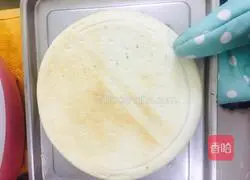 Illustration of how to make fruit pizza 1