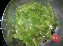 Illustration of how to make stir-fried lentils 4