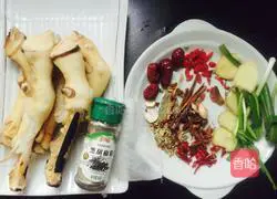 Illustration of how to make spicy lamb trotters 1