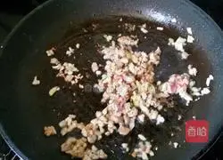 Illustration of how to make spicy minced pork rice noodles 4