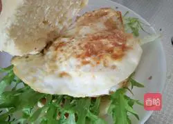 Illustration of how to make bacon burger 9