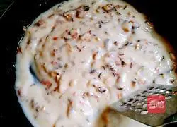 Illustration of how to make mushroom white sauce spaghetti 8