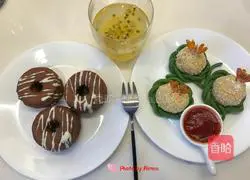 Illustration of how to make potato, anchovies and shrimp balls 6