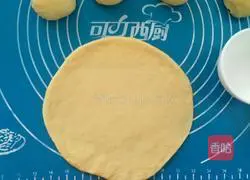 Yoghurt Sun Wreath Bread Recipe Illustration 6