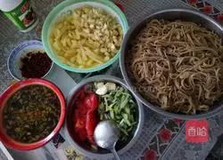 Illustration of how to make noodles with cold soup 6