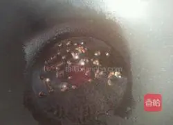 Illustration of how to make spicy beef vermicelli 4