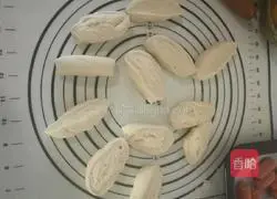 Chinese Good Recipes ~ Oven Hot Dog Buns Illustration of how to do it 2