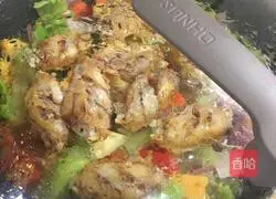 Illustration of three-juice braised chicken wings 7