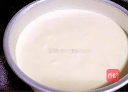 Illustration of how to make chiffon cake 12