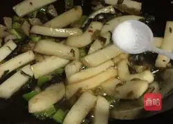 Illustration of how to make kimchi rice cake 5