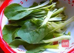 Illustration of how to make potato noodles 1