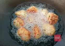 Illustration of how to make fried white radish balls 9