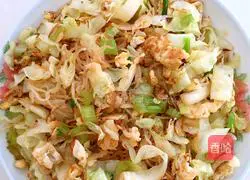 Illustration of how to make fried rice noodles with shrimp and eggs 6