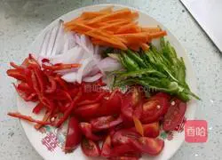 Illustration of how to use electric pancake as beef filling pizza 3