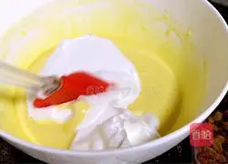 Illustration of how to make chiffon cake 9