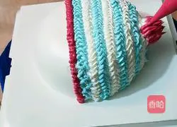 Illustrations of how to make a cute little snowman in winter 10