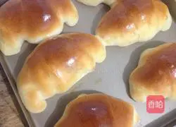 Illustration of how to make small meal buns 6