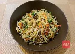 Illustration of how to make quick-fried rice noodles 4