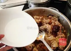 Illustration of braised chicken with mushrooms and oyster sauce 10