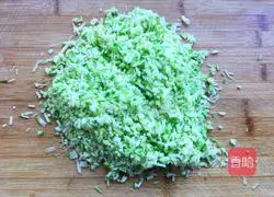 Zucchini and Egg Soft Pancake Bento Recipe Illustration 3