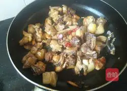 Illustration of how to make braised chicken 6