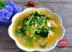 Illustration of how to make minced meat, spinach and tofu soup 9