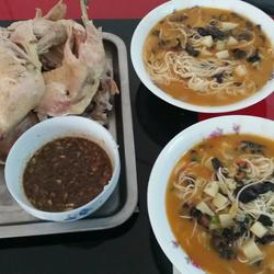 Nourishing braised chicken (with noodles)